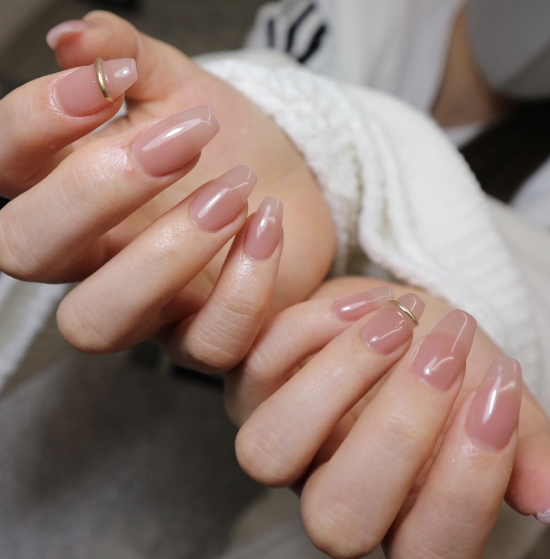ベージュ ネイル